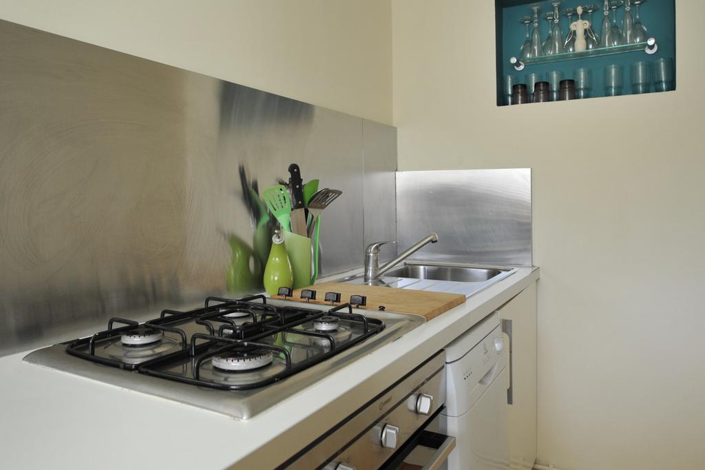 Kensington Court Apartment Bath Exterior photo